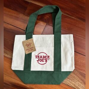 NWT. Trader Joe's Canvas Tote Bag in Forest Green